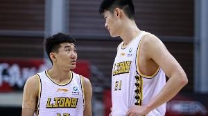开云体育-差距明显！广厦半场篮板25-16领先北京 前场板11-4接近三倍